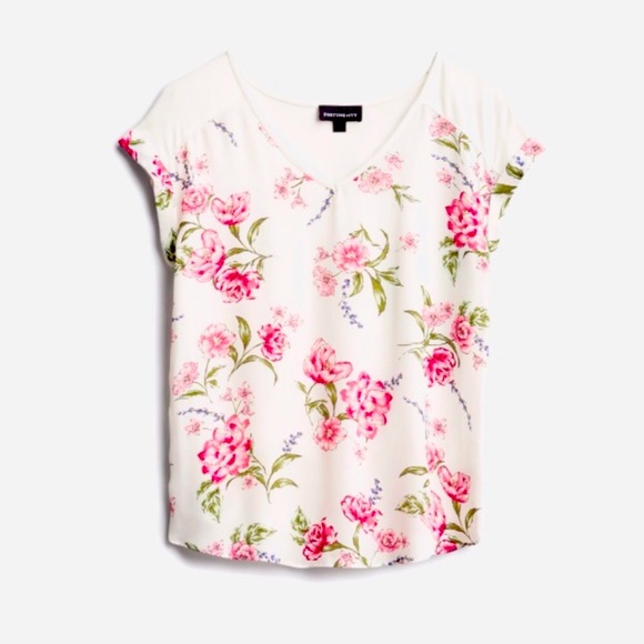 FORTUNE + IVY Tops - NWOT • Fortune + Ivy Mixed Material Floral Top • Women’s Medium